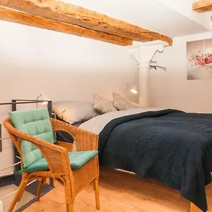  Apartment Stylish With Castle View & Free Parking